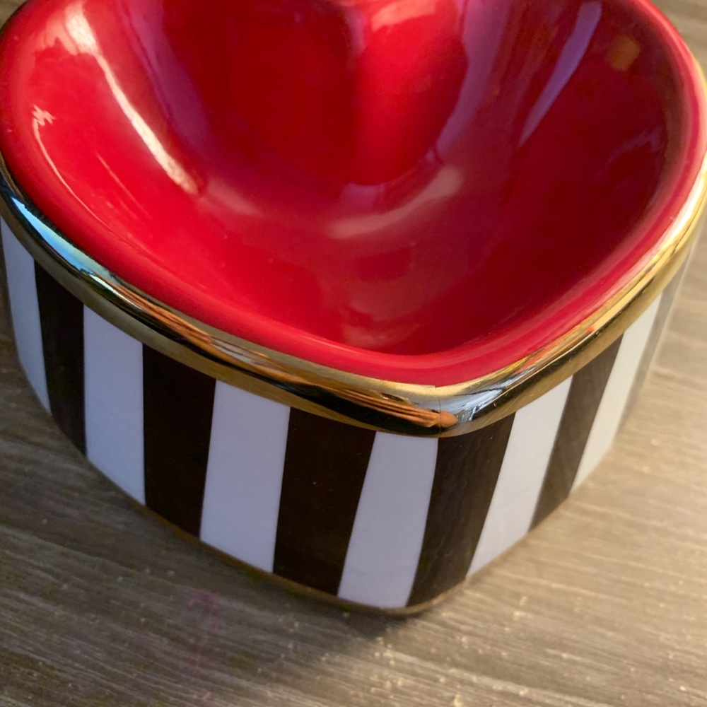 ❌SOLD ❌Heart dish - Picture 2 of 3